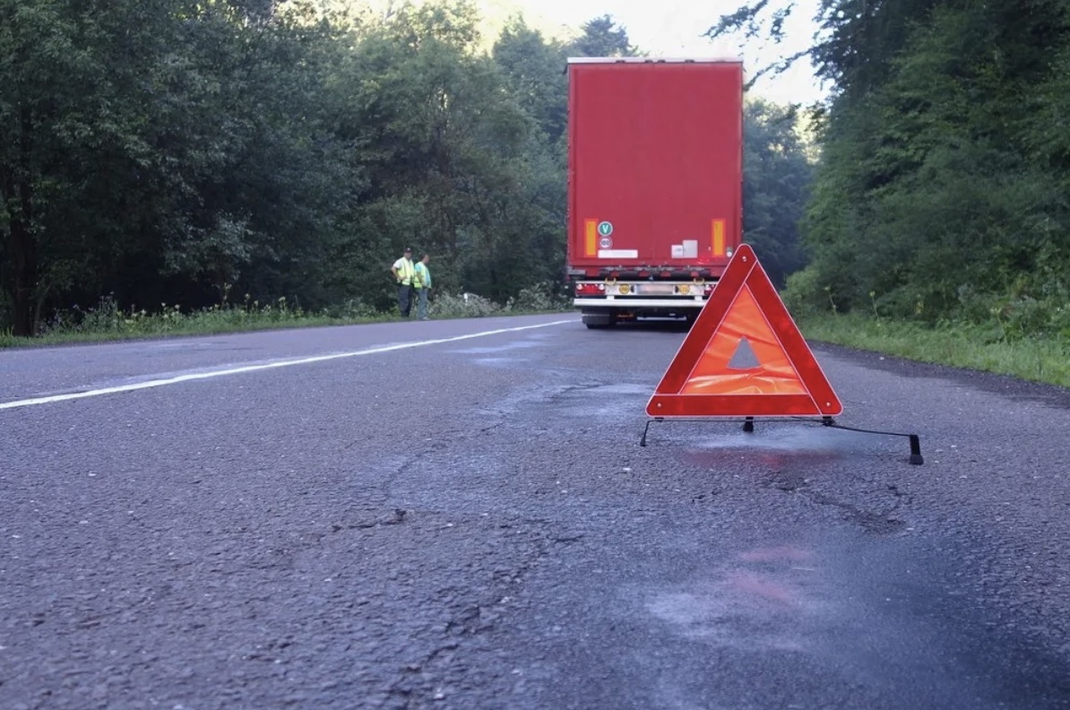 Parked tractor-trailer accident