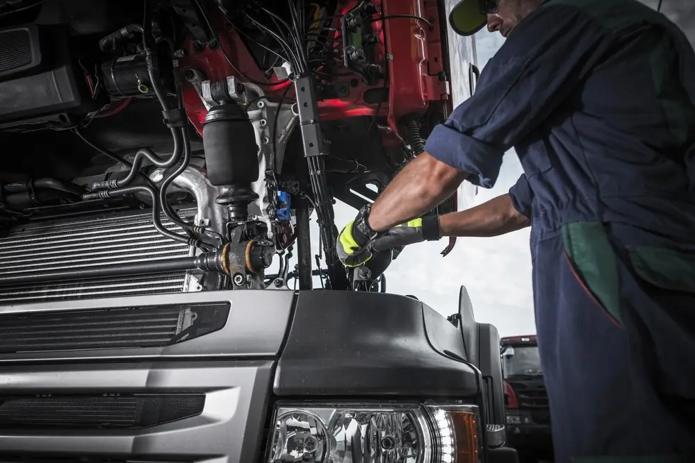 Common mechanical failures of 18-wheelers