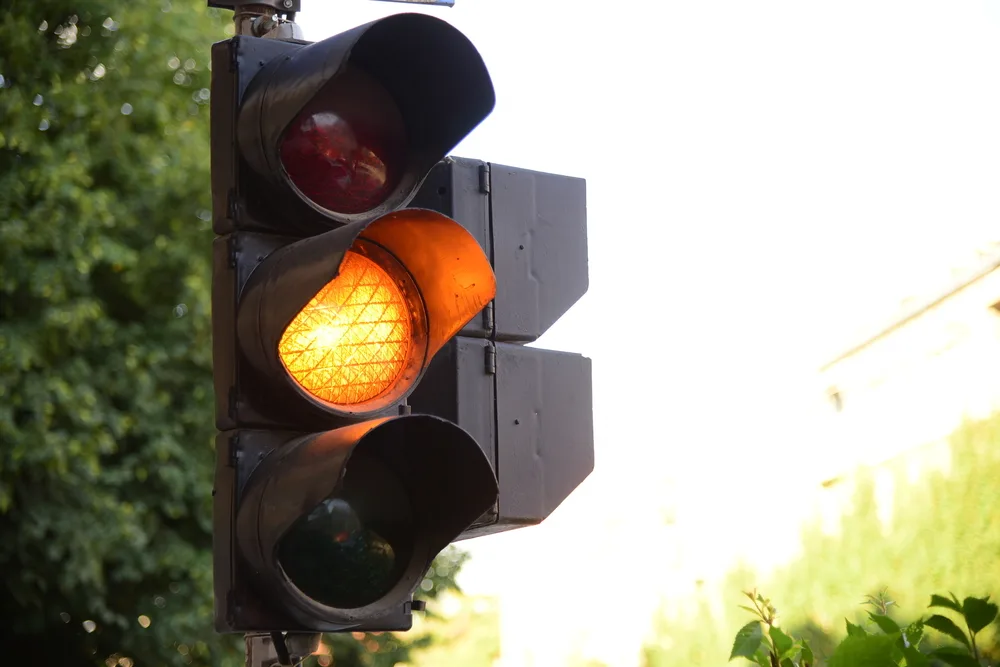 Is it Legal to Run a Yellow Light in Texas?