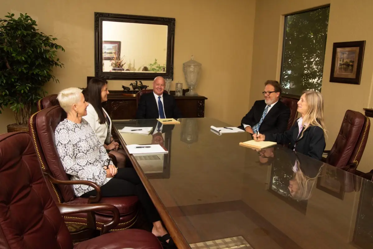 Texas wrongful death claim guidance - Lawyers in meeting