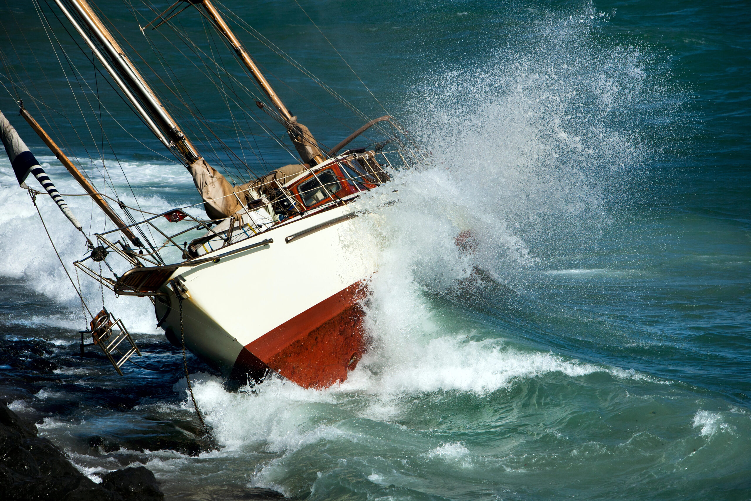 Free consultation for boat injury case - Boat is drowning