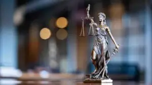 When to File a Lawsuit Instead of Settling